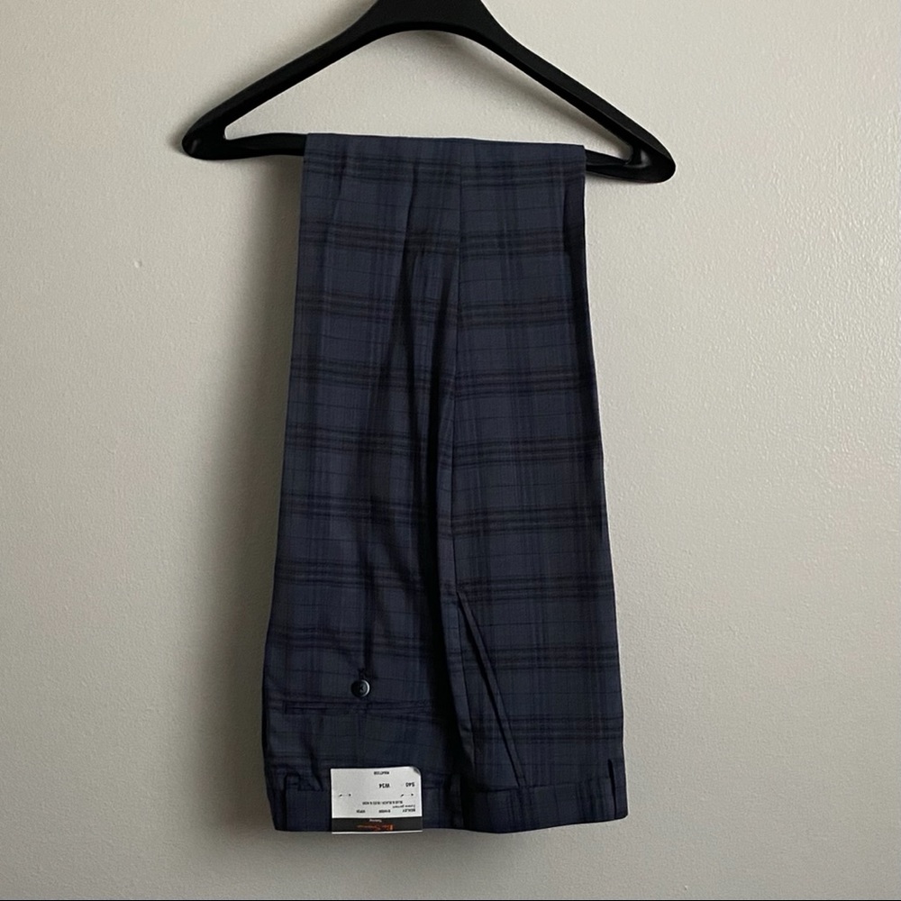 Men’s Suit - Picture 3 of 5